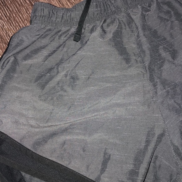 Nike Dri-FIT Black & Grey Running Shorts with Liner - Size M - Picture 5 of 6